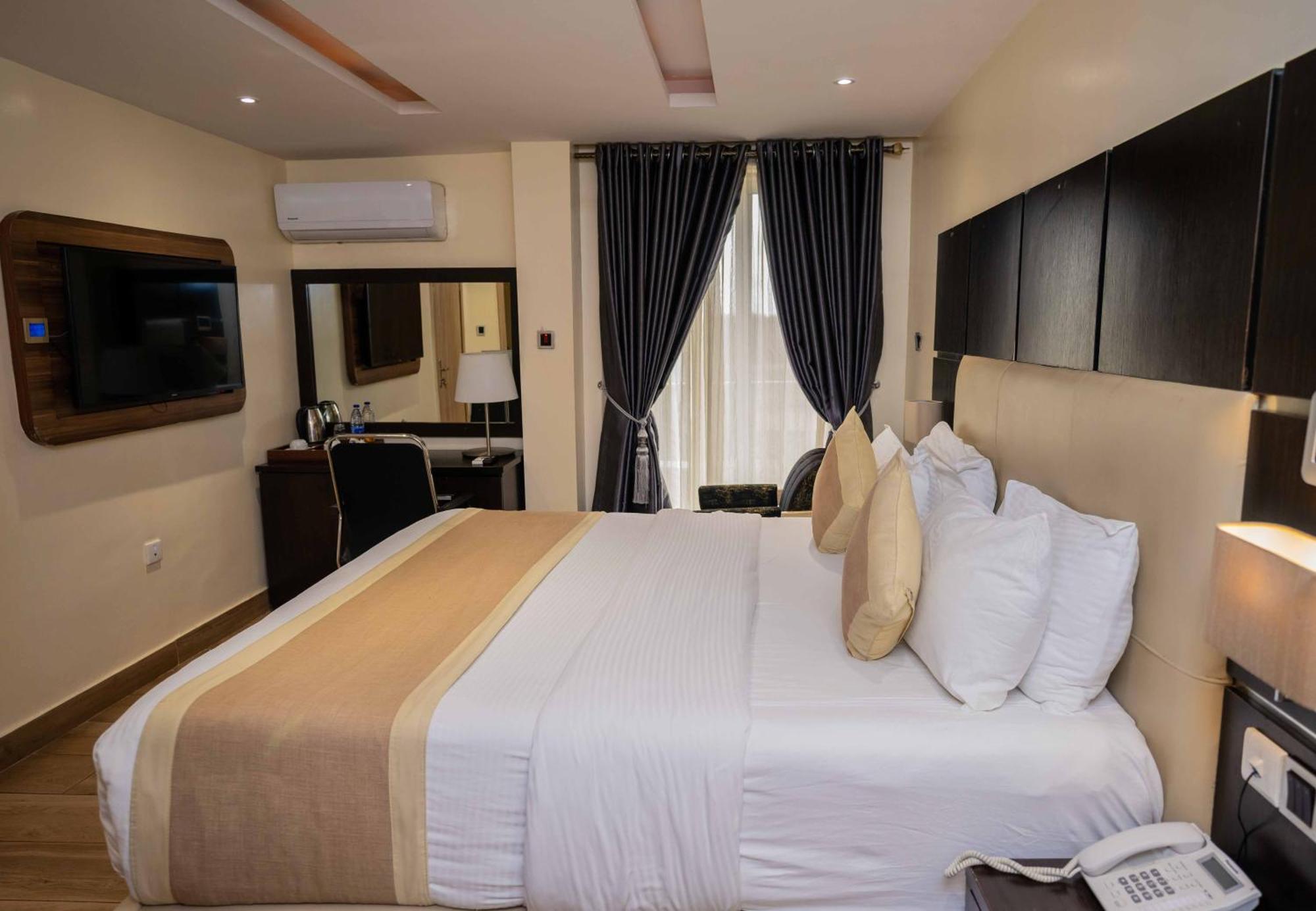 วอเตอร์เครส โฮเต็ล Hotel อีเคจา ภายนอก รูปภาพ